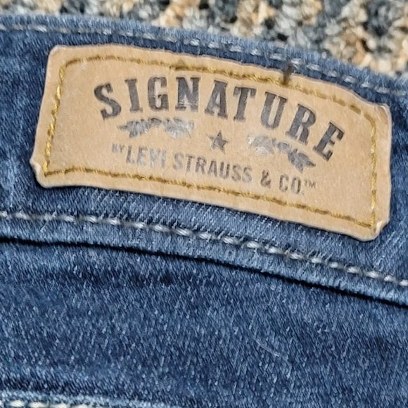 Levi Signature Modern Bootcut Size 12 Denim - Picture 3 of 16